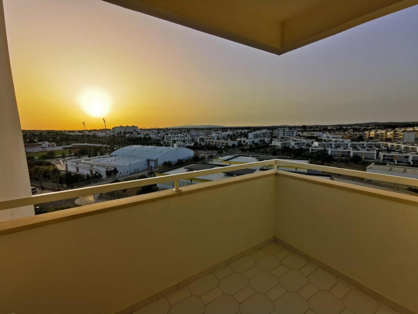 The Albufeira Concierge - Pool & Sunset Balconies Apartment Luaran gambar