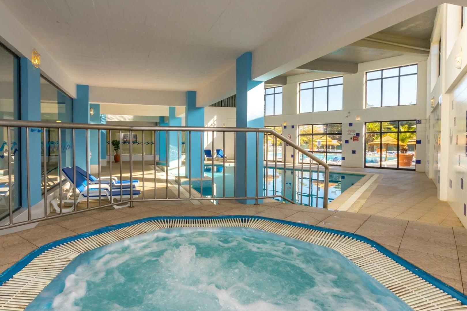 The Albufeira Concierge - Pool & Sunset Balconies Apartment Luaran gambar